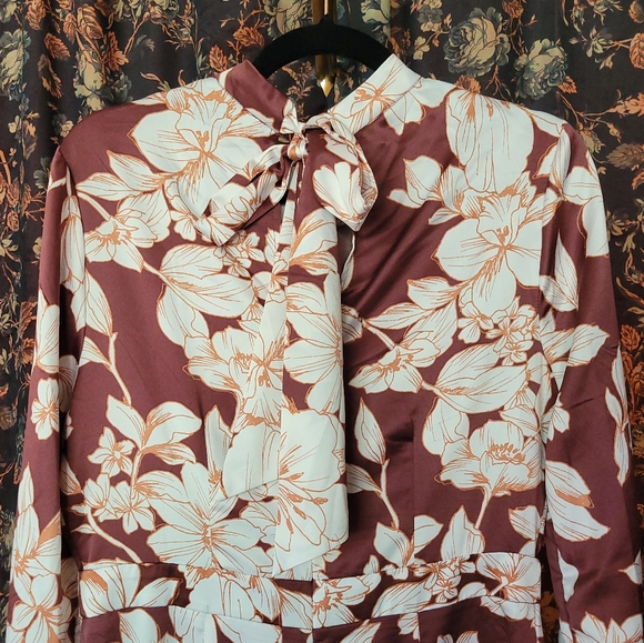 Forever 21 Jumpsuit, Size L, Floral Burgundy Satin Jumpsuit, Large - Picture 5 of 8